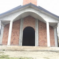 Foto gjate ndertimit të Kishes "Shen Mihilli"
